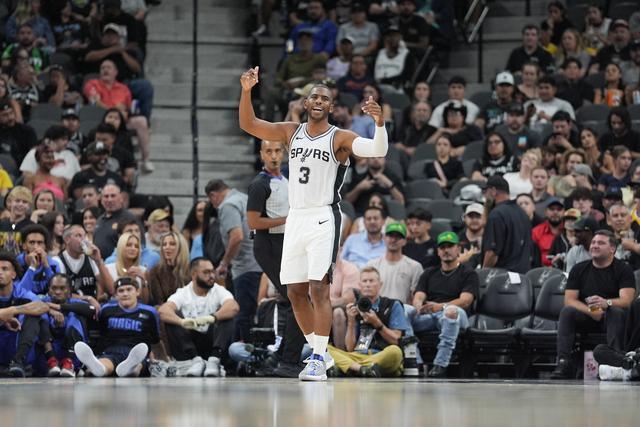 郑钦文2比1逆转战胜肯宁 收获红土赛季“开门红”