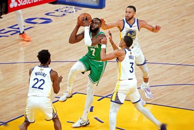 C罗参加综艺节目 C罗乔丹和布雷迪哪位GOAT说的？